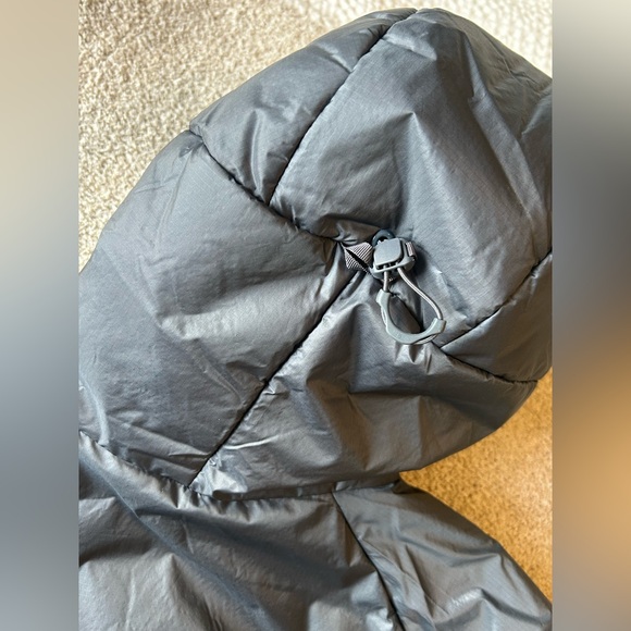 Mountain Hardware Compressor Hoody - Picture 7 of 10